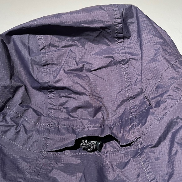 North Face Purple Hyvent Lightweight Rain Jacket- Size L - Picture 13 of 16